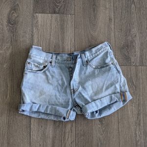 Levi cuffed shorts size 26 light wash